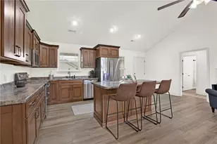 210 Madison Dr SW, Calhoun, GA 30701 - Photo 9