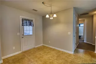 1127 Bradford Park Dr, Auburn, GA 30011 - Photo 7