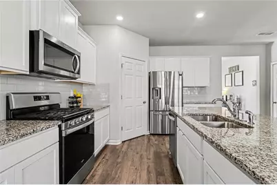 2972 Hawthorn Farm Boulevard, Loganville, GA 30052 - Photo 5