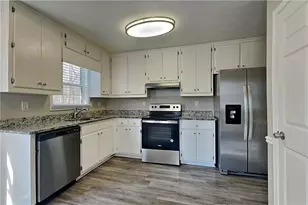 5208 Keystone Ct, Flowery Branch, GA 30542 - Photo 9