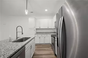 1536 Bluff Valley Cir, Gainesville, GA 30504 - Photo 7