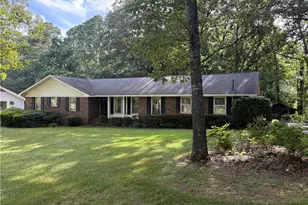 217 Cherokee Cir, Cedartown, GA 30125 - Photo 1