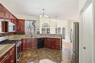 220 Ridge Bluff Ln, Suwanee, GA 30024 - Photo 15