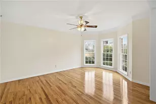 220 Ridge Bluff Ln, Suwanee, GA 30024 - Photo 9