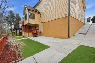 220 Ridge Bluff Ln, Suwanee, GA 30024 - Photo 5