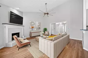 1932 Commons View Cir, Snellville, GA 30078 - Photo 9