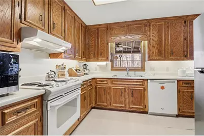 1940 Commonwealth Court, Cumming, GA 30041 - Photo 11