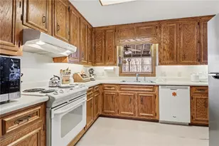 1940 Commonwealth Ct, Cumming, GA 30041 - Photo 11