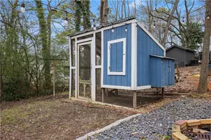 2891 Macaw St NW, Atlanta, GA 30318 - Photo 25