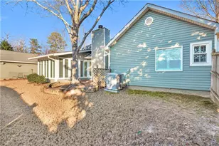 2340 Emerald Dr, Loganville, GA 30052 - Photo 9