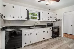 2563 Beverly Hills Dr, Chamblee, GA 30341 - Photo 5