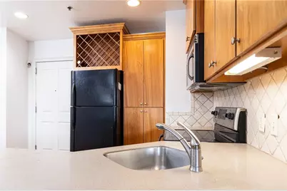 2277 Peachtree Road NE #401, Atlanta, GA 30309 - Photo 9