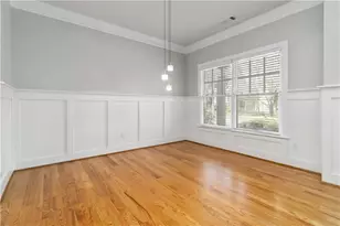 1529 Gilstrap Ln NW, Atlanta, GA 30318 - Photo 9