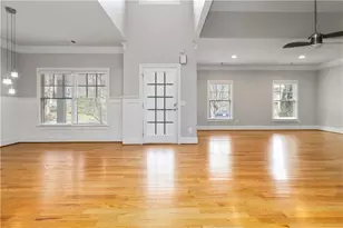 1529 Gilstrap Ln NW, Atlanta, GA 30318 - Photo 3
