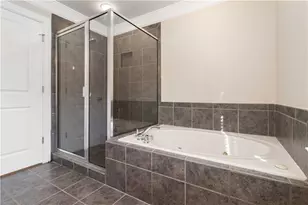 1529 Gilstrap Ln NW, Atlanta, GA 30318 - Photo 17