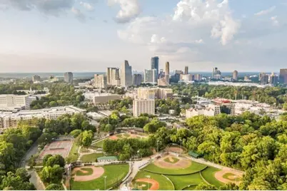 5662 Kingsport Drive, Atlanta, GA 30342 - Photo 23