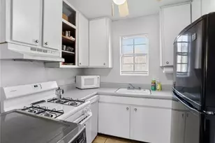 5662 Kingsport Dr, Atlanta, GA 30342 - Photo 7