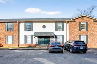 5662 Kingsport Dr, Atlanta, GA 30342 - Photo 9