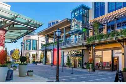 5662 Kingsport Drive, Atlanta, GA 30342 - Photo 17