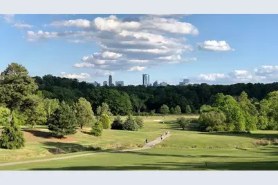 5662 Kingsport Drive, Atlanta, GA 30342 - Photo 21