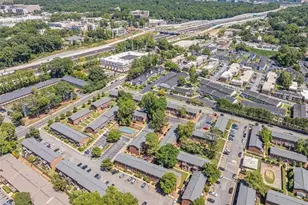 5662 Kingsport Dr, Atlanta, GA 30342 - Photo 15