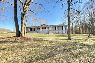 32 Banks St, Maysville, GA 30558 - Photo 7