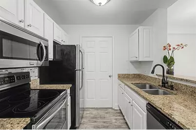 1074 Peachtree Walk NE #B322, Atlanta, GA 30309 - Photo 7