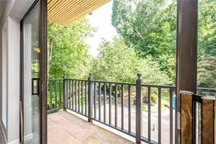 26202 Plantation Dr NE, Atlanta, GA 30324 - Photo 11