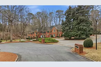 137 Weatherburne Drive, Roswell, GA 30076 - Photo 3