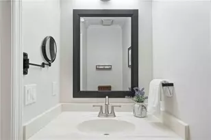 137 Weatherburne Dr, Roswell, GA 30076 - Photo 19