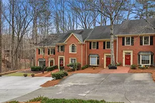 137 Weatherburne Dr, Roswell, GA 30076 - Photo 5