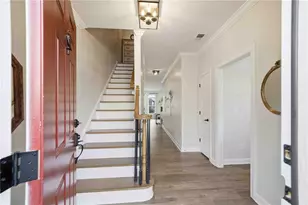 137 Weatherburne Dr, Roswell, GA 30076 - Photo 9