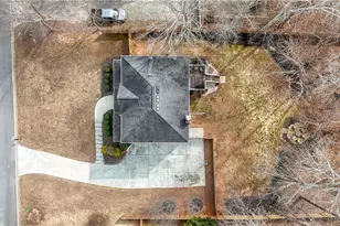 1122 Fieldstone Dr, Canton, GA 30114 - Photo 3