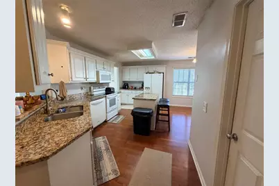 212 W Sycamore Drive W, Winder, GA 30680 - Photo 5