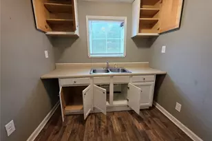 378 Cowan St, Macon, GA 31217 - Photo 11