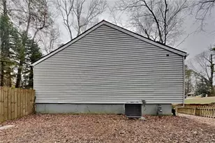 2731 Georgian Terrace, Marietta, GA 30068 - Photo 17