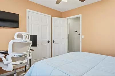 8675 Bayhill Drive, Gainesville, GA 30506 - Photo 15