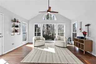 208 Shadowlawn Road SE, Marietta, GA 30067 - Photo 5