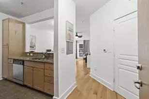 799 Hammond Dr, Sandy Springs, GA 30328 - Photo 3