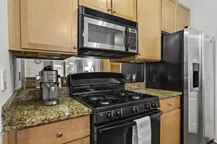 799 Hammond Dr, Sandy Springs, GA 30328 - Photo 9