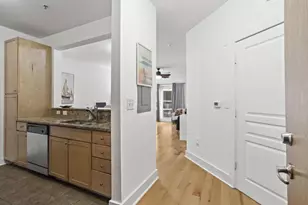 799 Hammond Dr, Sandy Springs, GA 30328 - Photo 3