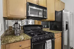 799 Hammond Dr, Sandy Springs, GA 30328 - Photo 9
