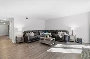 9086 Cobbler Ct, Roswell, GA 30076 - Photo 3