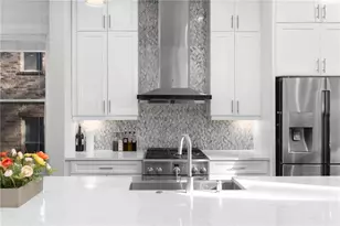 823 Canterbury Overlook, Atlanta, GA 30324 - Photo 5