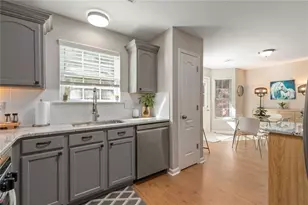 226 Fox Creek Blvd, Woodstock, GA 30188 - Photo 7