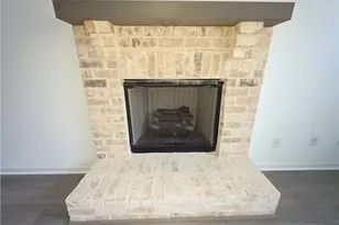 225 Borders St, Jefferson, GA 30549 - Photo 3