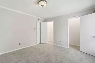 5506 Kingsport Drive, Atlanta, GA 30342 - Photo 23