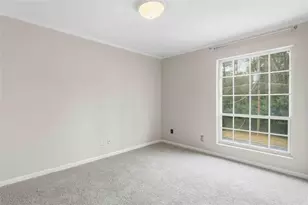 5506 Kingsport Dr, Atlanta, GA 30342 - Photo 19