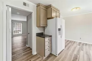 5506 Kingsport Dr, Atlanta, GA 30342 - Photo 7