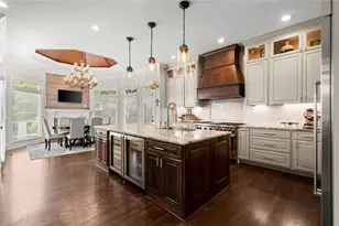 6325 Haddington Ln, Suwanee, GA 30024 - Photo 3